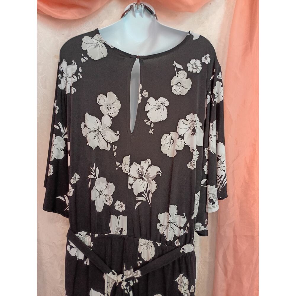 Lane Bryant Black and White Floral V-Neck Wide-Leg Jumpsuit Sz 30/32 - Picture 3 of 9